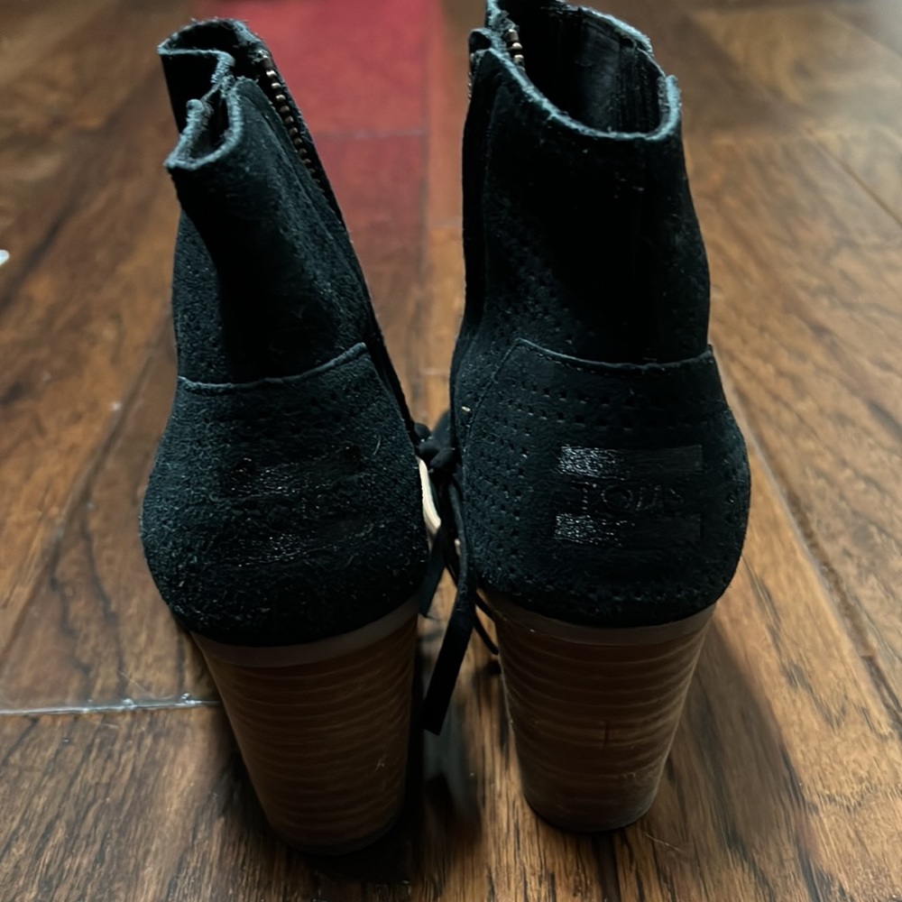 Toms - Picture 3 of 3